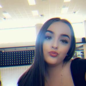 Meet your Posher, Leslie